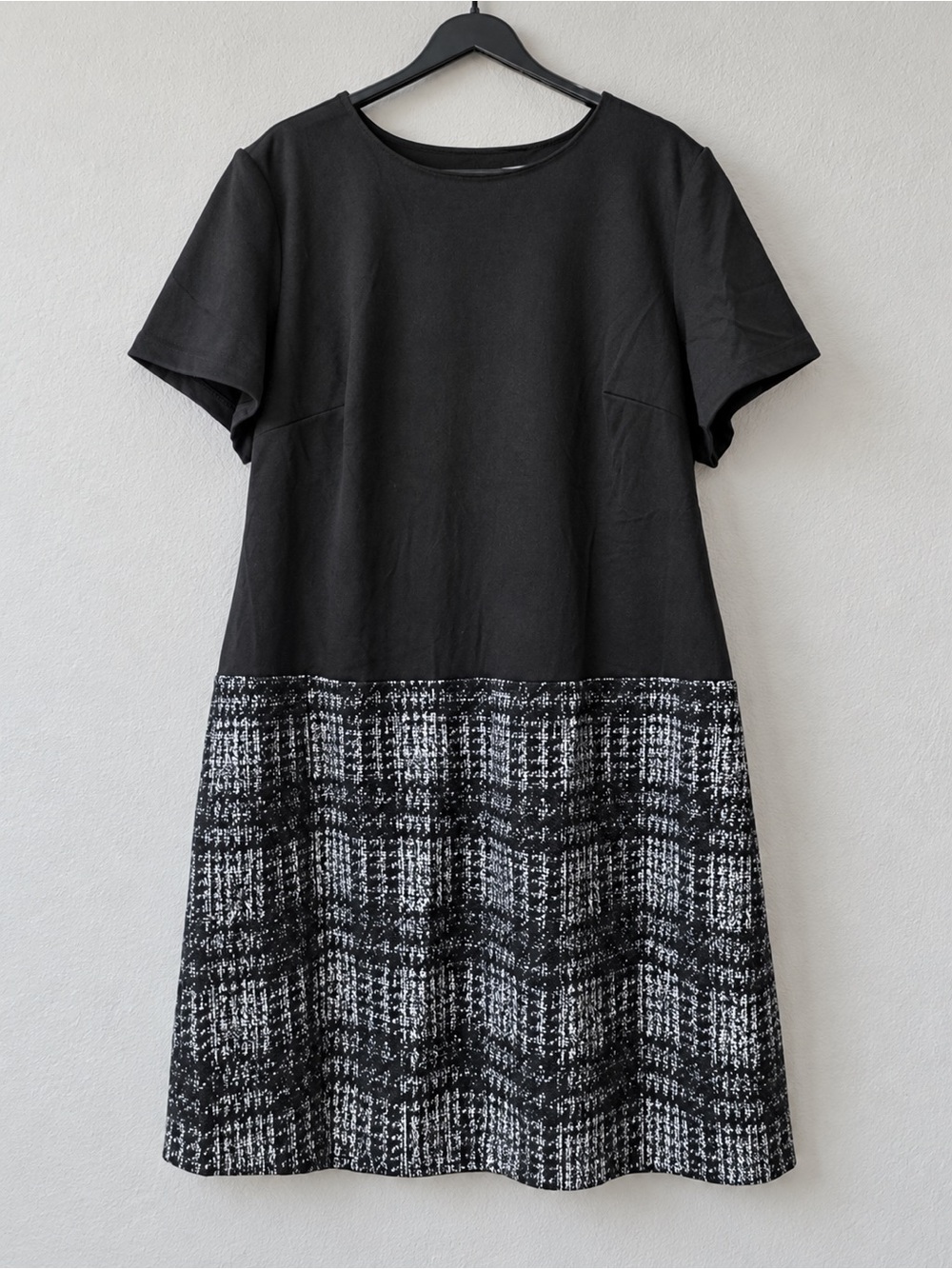Calvin Klein Black and Gray Short Sleeve Knit Dress